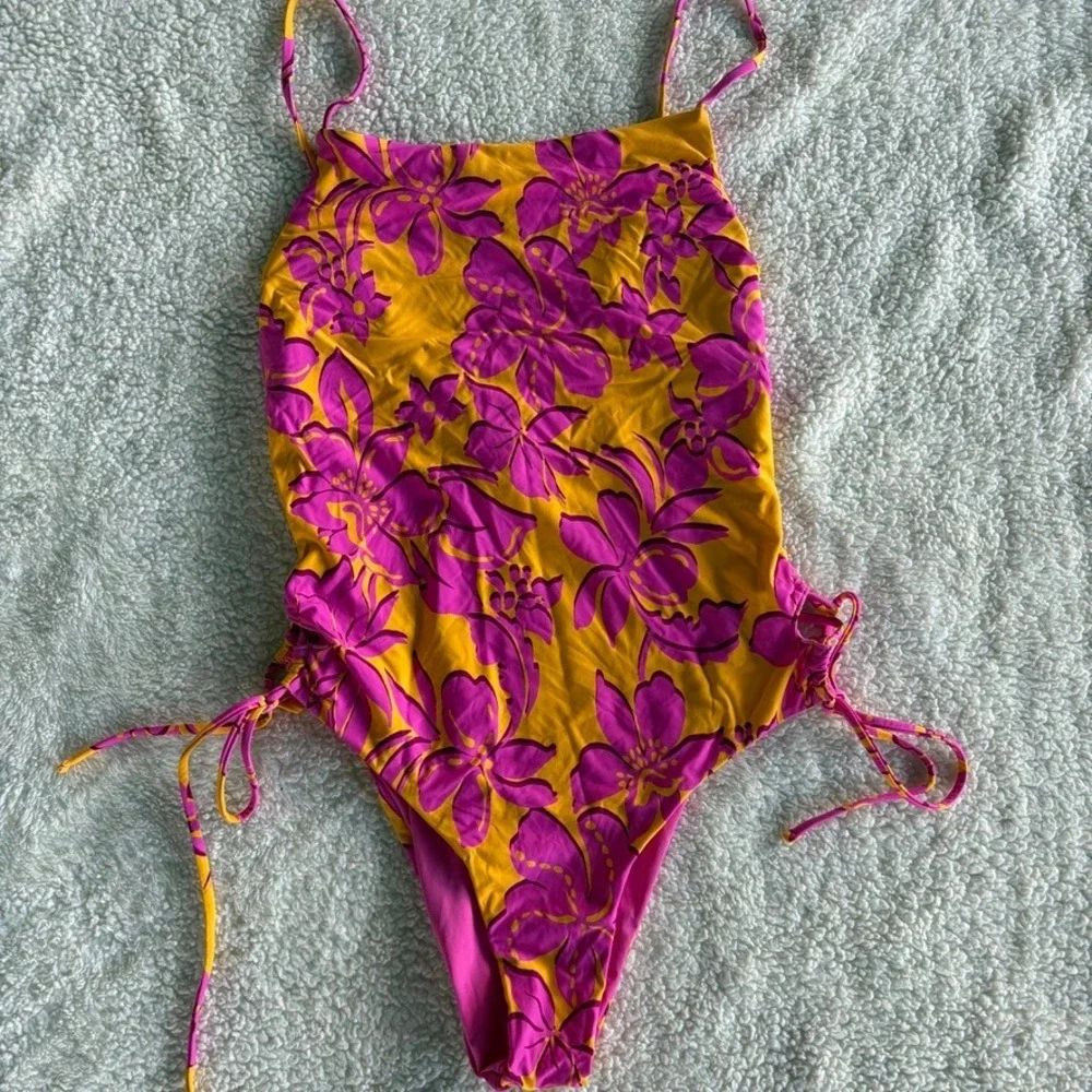 NWT Roxy‎ Island Time Lace Up Side One Piece Cheeky Swimsuit Pink Orange Floral